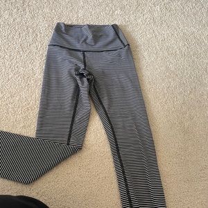 Lululemon stripped leggings